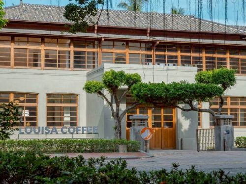 路易莎進駐中山大學百年古蹟，360藝文空間化身最Chill咖啡新地標